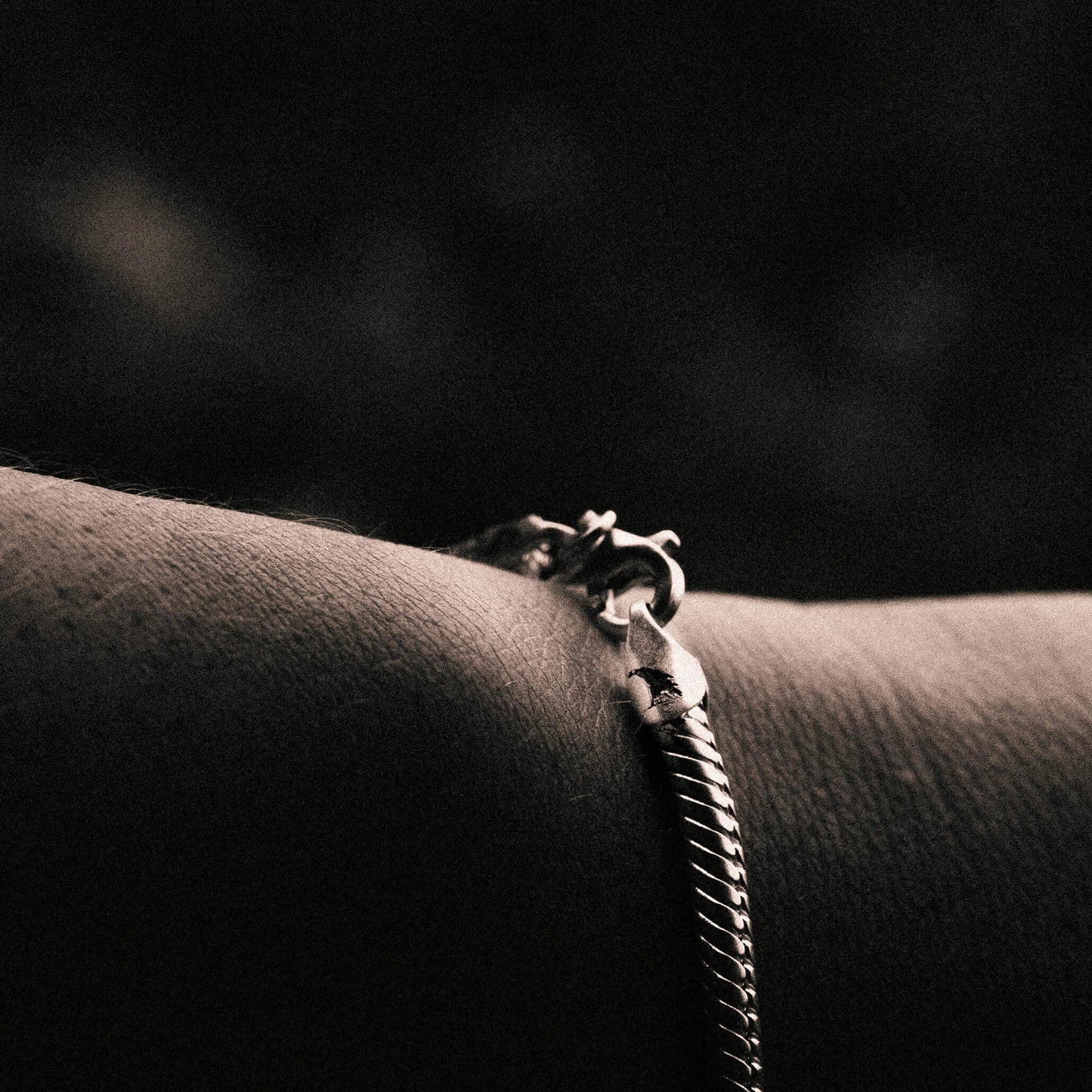 Nebty Wrist-Chain (Two Ladies)