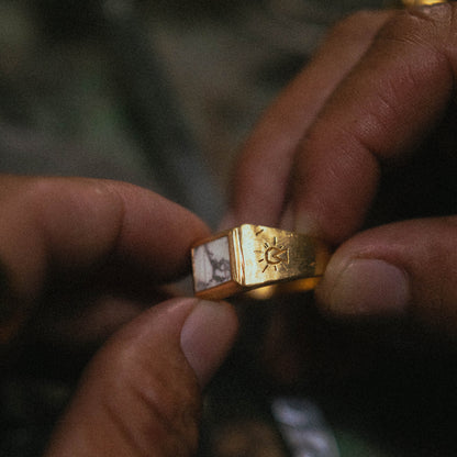 White Howlite Seeker (G)